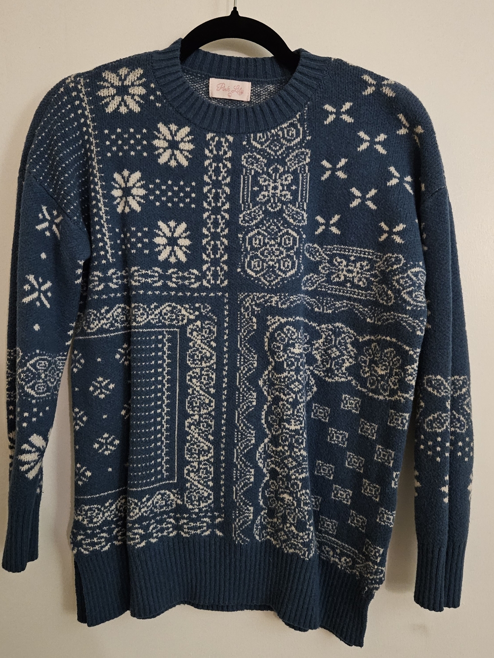 Pink Lily Blue and White Patchwork Pattern Crewneck Sweater